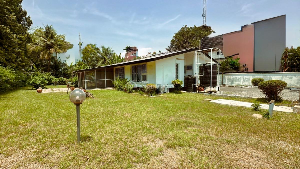 Detached 3 Bedroom Bungalow with Staff Quarters, North Ridge, Accra, Detached Bungalow for Rent