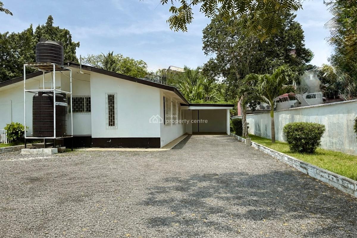 Detached 3 Bedroom Bungalow with Staff Quarters, North Ridge, Accra, Detached Bungalow for Rent