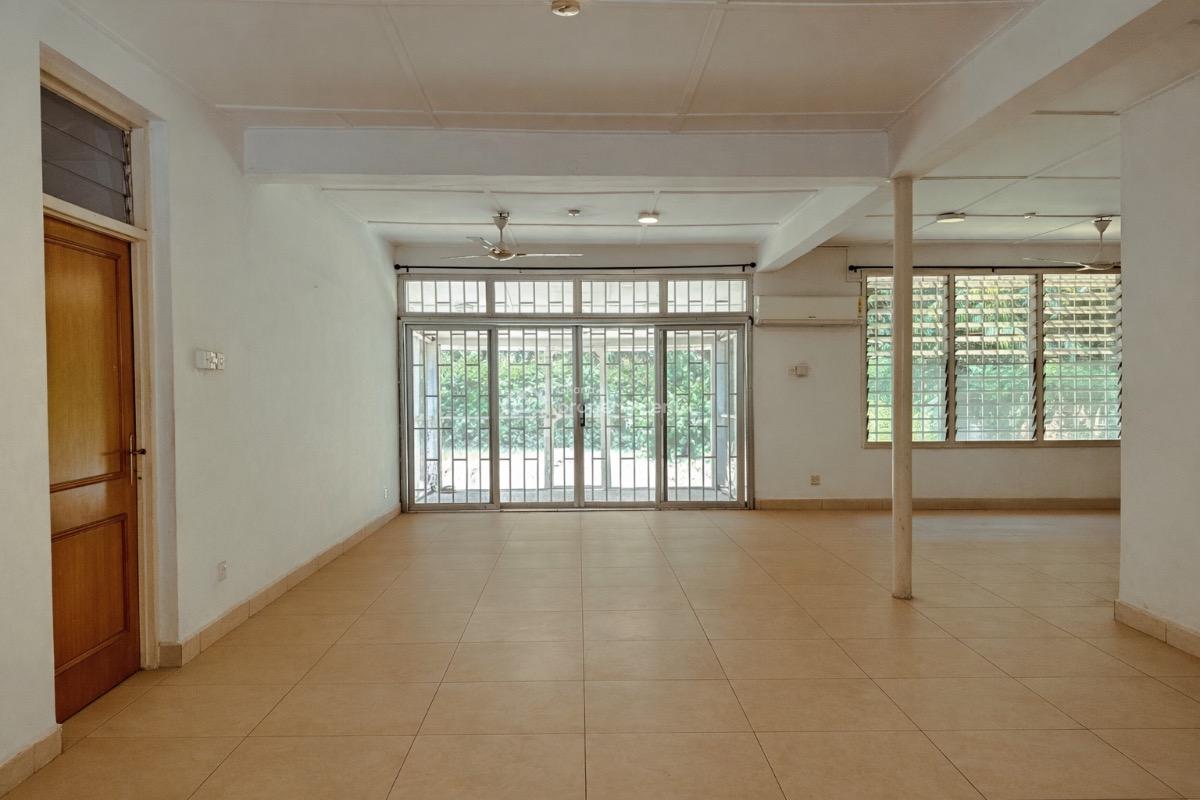 Detached 3 Bedroom Bungalow with Staff Quarters, North Ridge, Accra, Detached Bungalow for Rent
