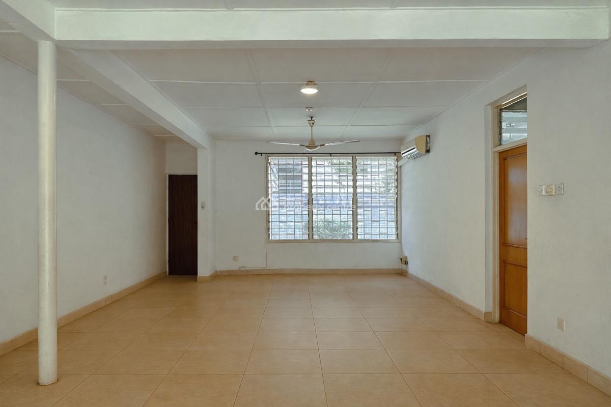 Detached 3 Bedroom Bungalow with Staff Quarters, North Ridge, Accra, Detached Bungalow for Rent