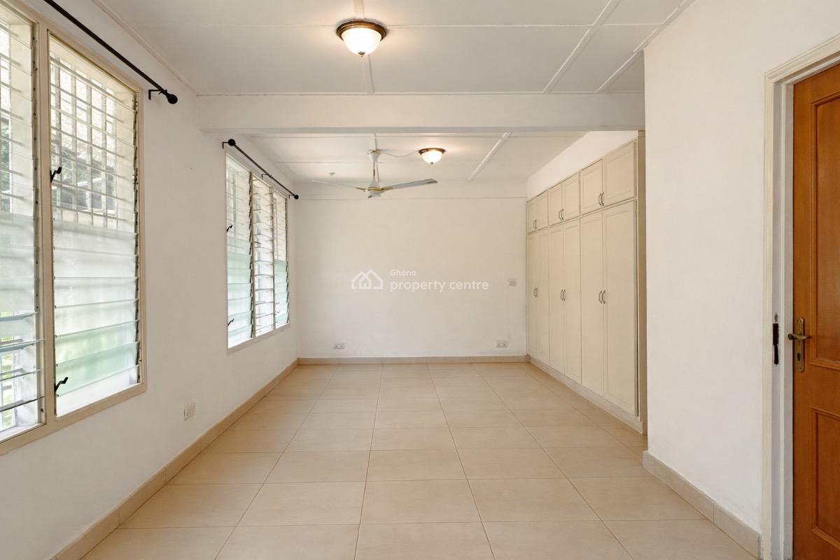 Detached 3 Bedroom Bungalow with Staff Quarters, North Ridge, Accra, Detached Bungalow for Rent
