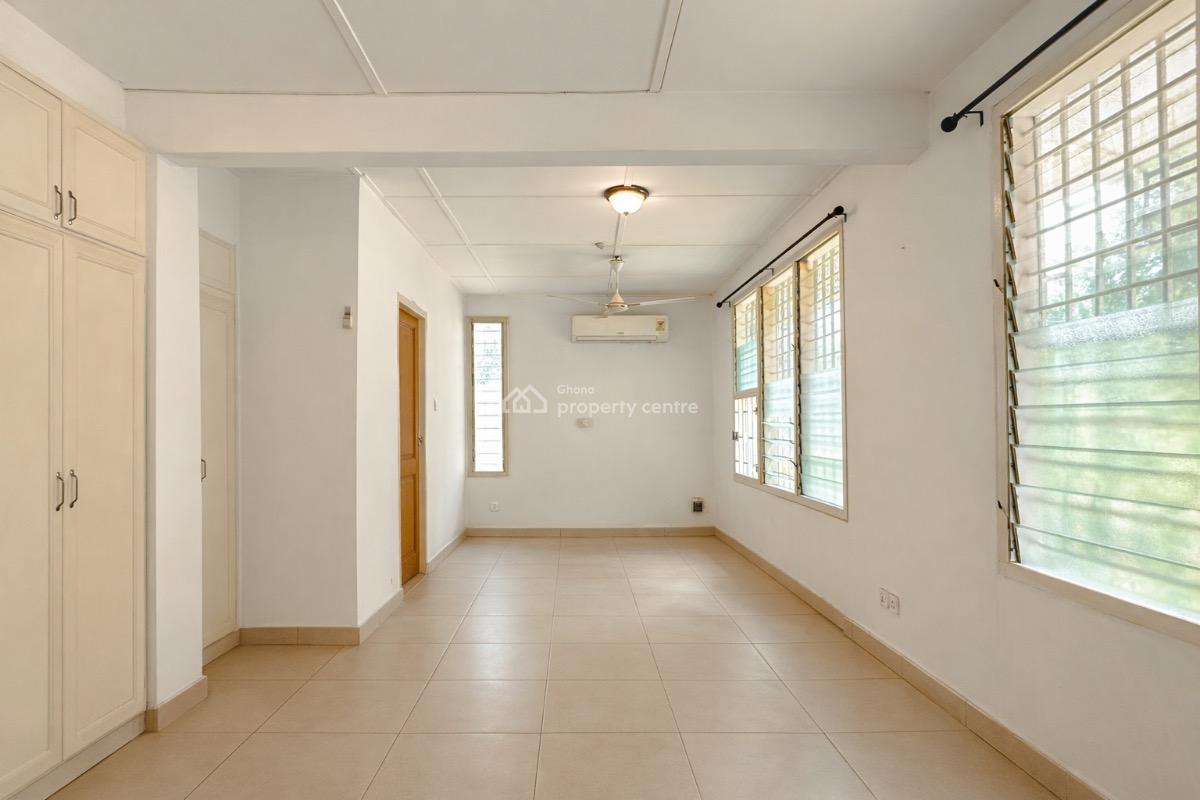 Detached 3 Bedroom Bungalow with Staff Quarters, North Ridge, Accra, Detached Bungalow for Rent