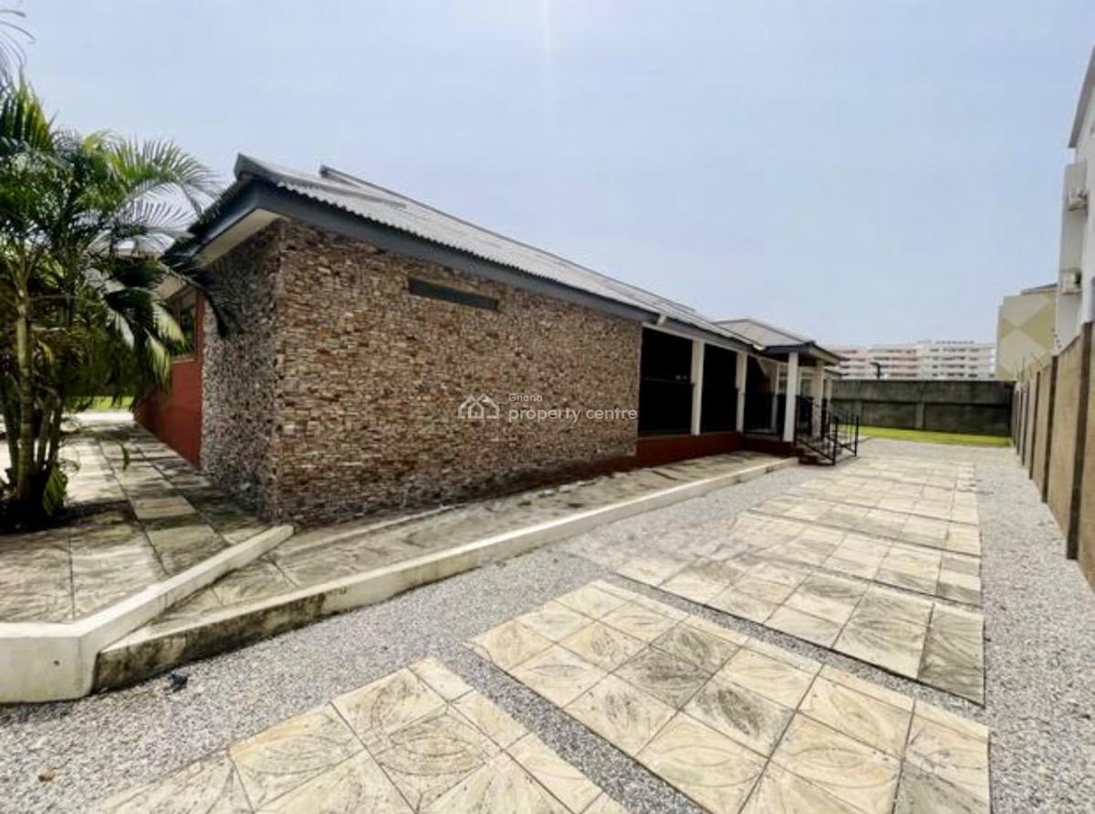 Detached 4 Bedroom Bungalow with Staff Quarters, North Ridge, Accra, Detached Bungalow for Rent