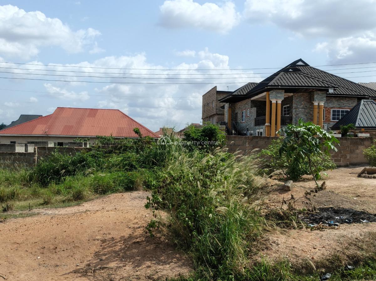 Plot.                ( 4th Plot Main Road ), Kenyasi Achiase, Near Abrem Station., Kumasi Metropolitan, Ashanti, Residential Land for Sale