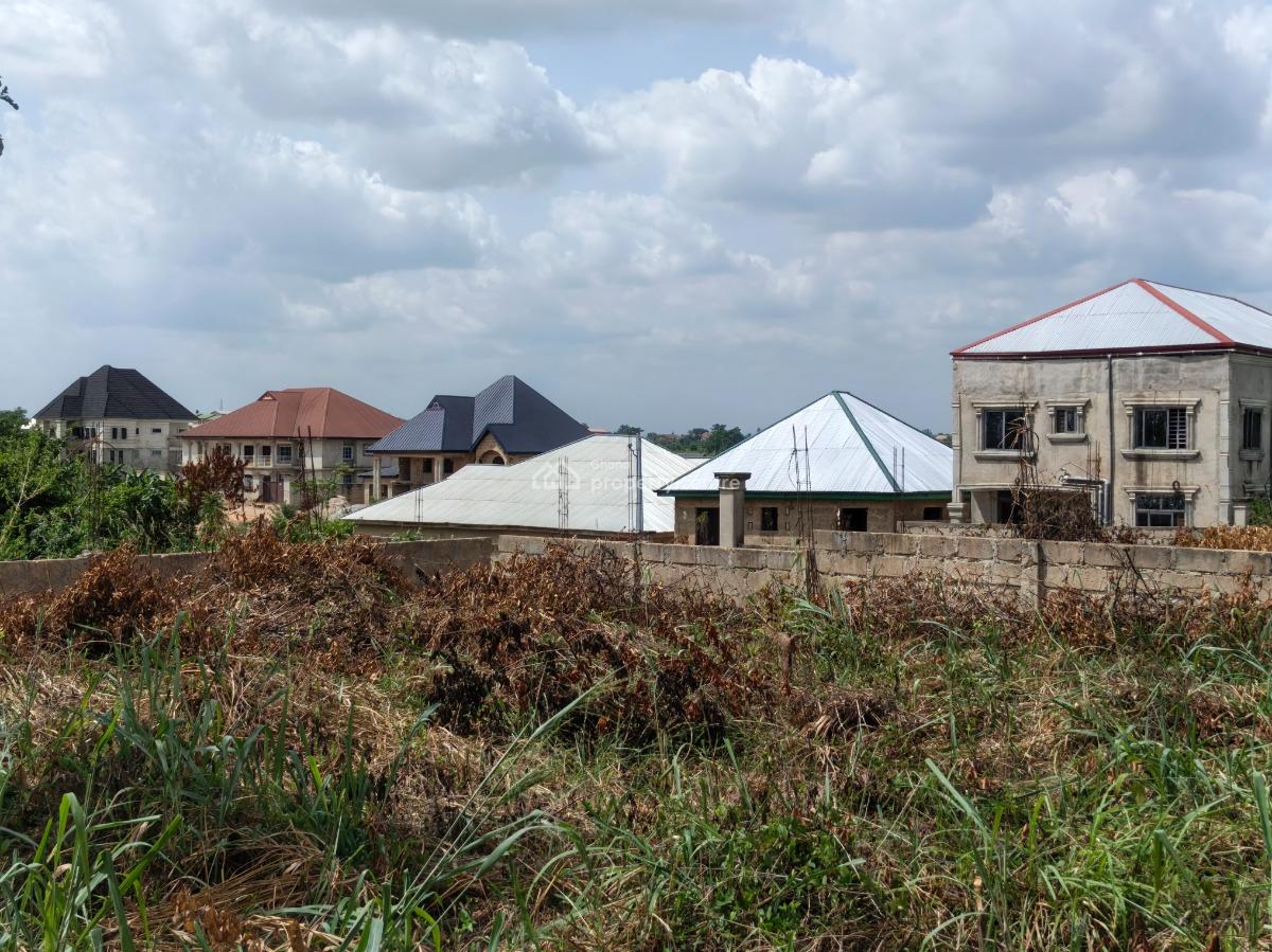 Plot.    ( Fence Walled) Near Main Road., Antoa, Near Kenyasi Abrem., Kumasi Metropolitan, Ashanti, Residential Land for Sale