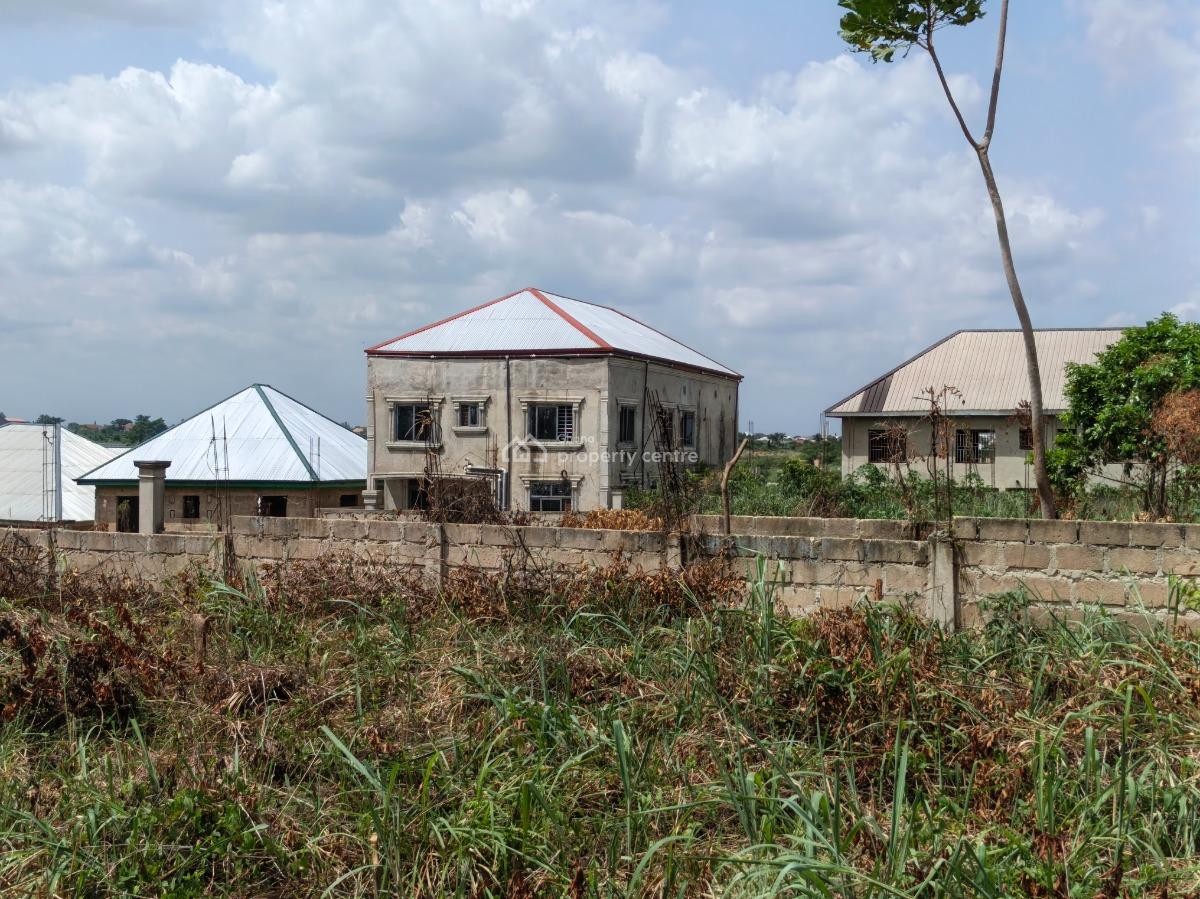 Plot.    ( Fence Walled) Near Main Road., Antoa, Near Kenyasi Abrem., Kumasi Metropolitan, Ashanti, Residential Land for Sale