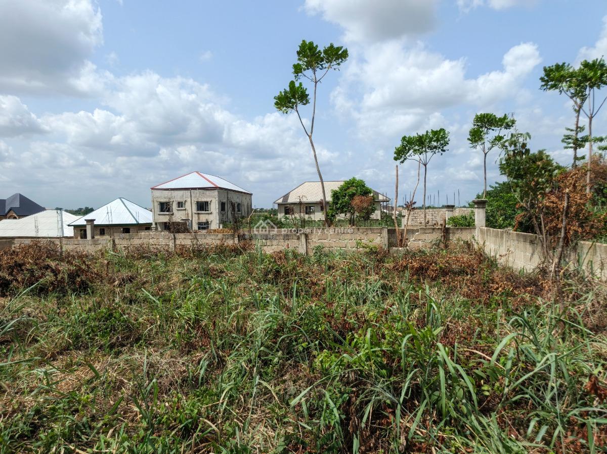 Plot.    ( Fence Walled) Near Main Road., Antoa, Near Kenyasi Abrem., Kumasi Metropolitan, Ashanti, Residential Land for Sale