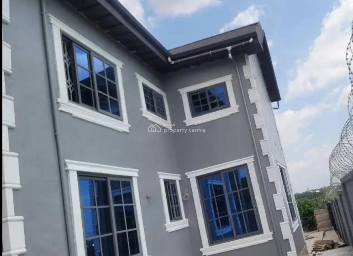 5 Bedrooms, Apaaso,  Near Ahodwo Daban., Kumasi Metropolitan, Ashanti, House for Sale