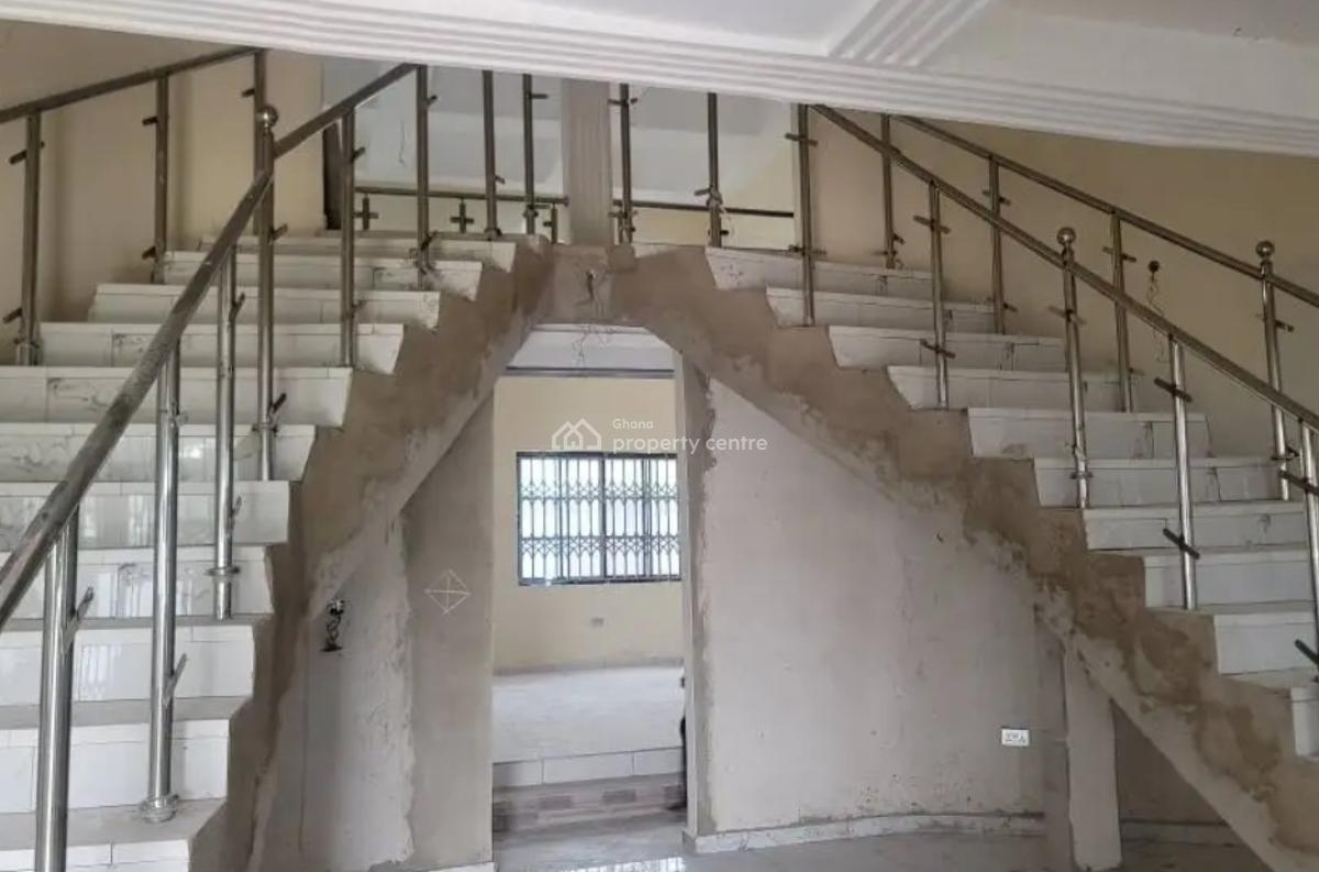 5 Bedrooms, Apaaso,  Near Ahodwo Daban., Kumasi Metropolitan, Ashanti, House for Sale