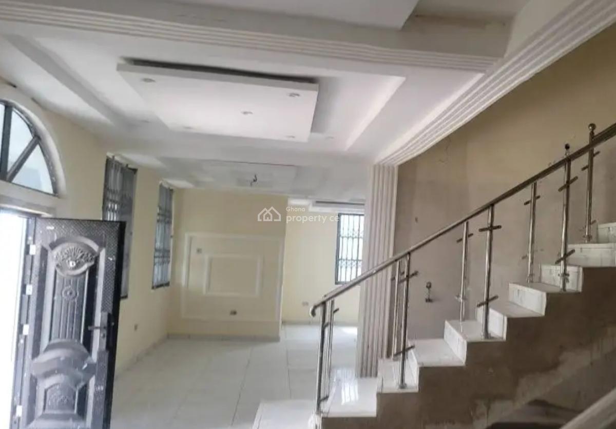 5 Bedrooms, Apaaso,  Near Ahodwo Daban., Kumasi Metropolitan, Ashanti, House for Sale