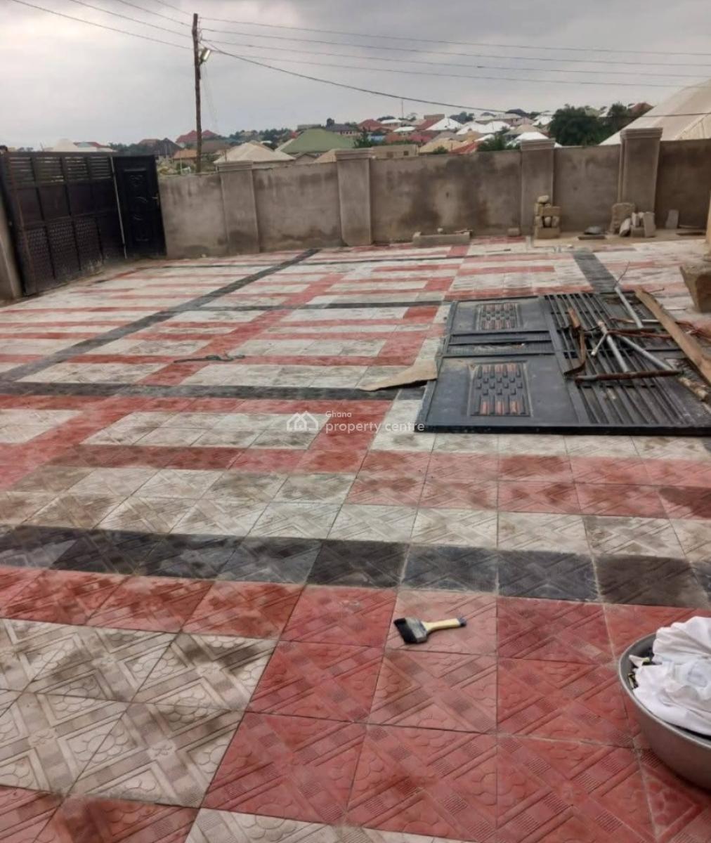 12 Bedrooms   ( 6 Apartment/ Flats., Kenyasi Abrem, Kumasi Metropolitan, Ashanti, Apartment for Sale