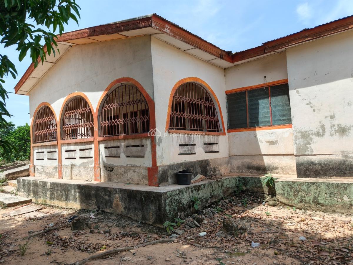 5 Bedrooms         ( on 2 Plots), Meduma, Near Tafo Pankrono, Kumasi Metropolitan, Ashanti, House for Sale