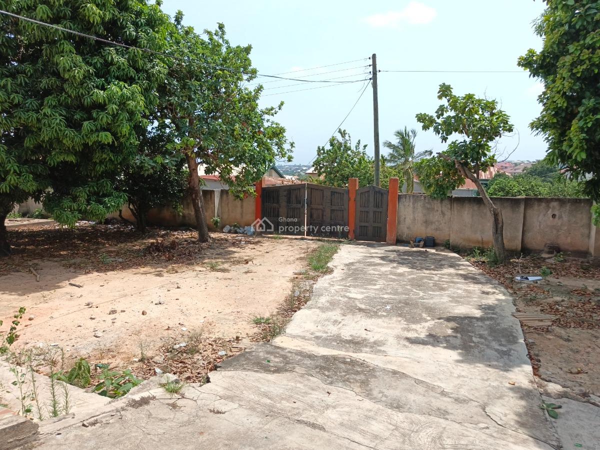 5 Bedrooms         ( on 2 Plots), Meduma, Near Tafo Pankrono, Kumasi Metropolitan, Ashanti, House for Sale
