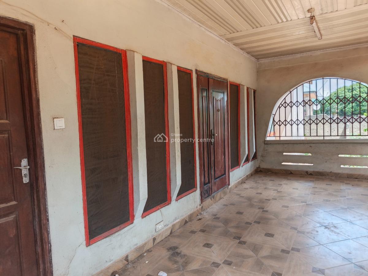 5 Bedrooms         ( on 2 Plots), Meduma, Near Tafo Pankrono, Kumasi Metropolitan, Ashanti, House for Sale