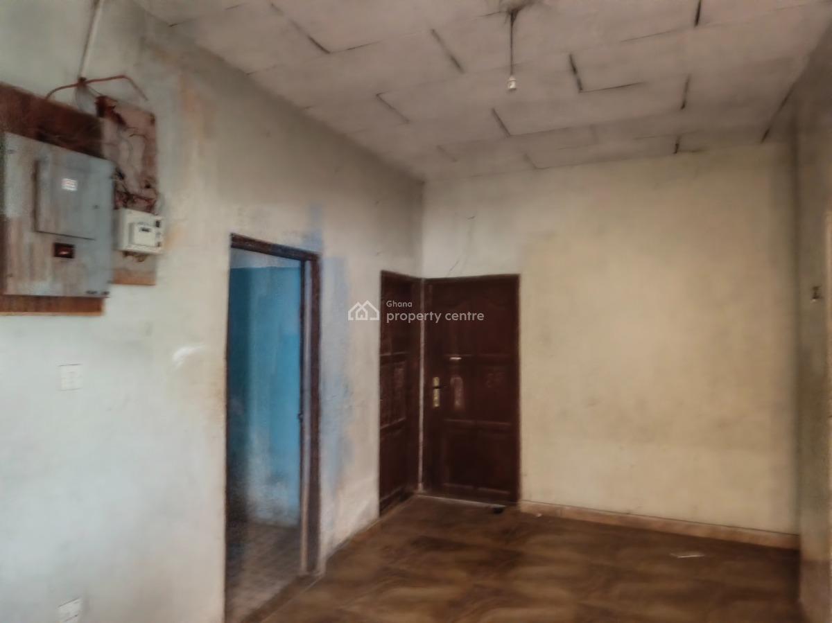 5 Bedrooms         ( on 2 Plots), Meduma, Near Tafo Pankrono, Kumasi Metropolitan, Ashanti, House for Sale