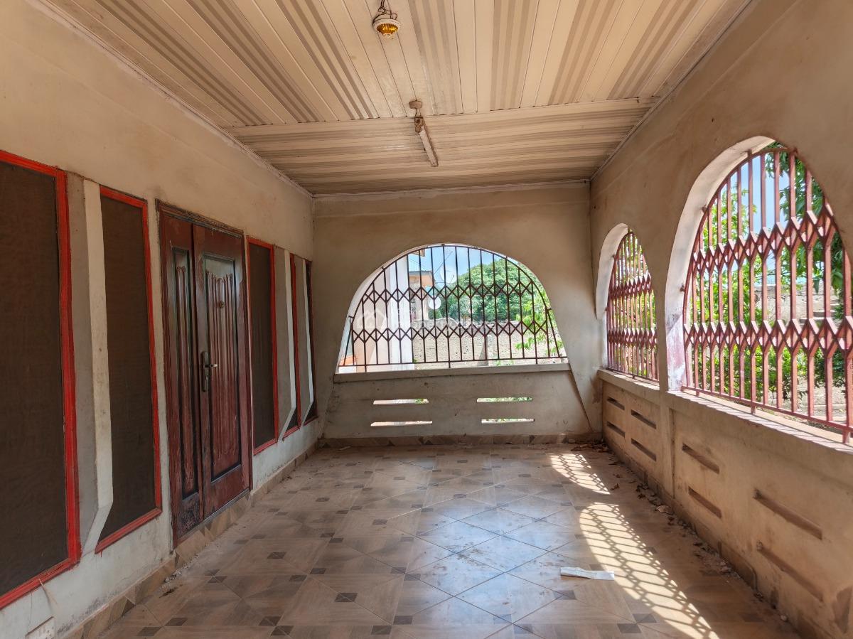 5 Bedrooms         ( on 2 Plots), Meduma, Near Tafo Pankrono, Kumasi Metropolitan, Ashanti, House for Sale