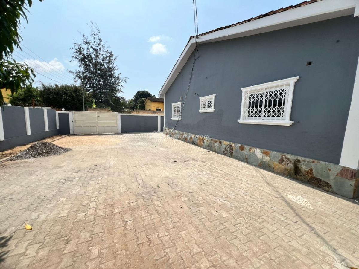 Decent 4-bed House @manet Junction, Ghana, Spintex, Accra, House for Rent