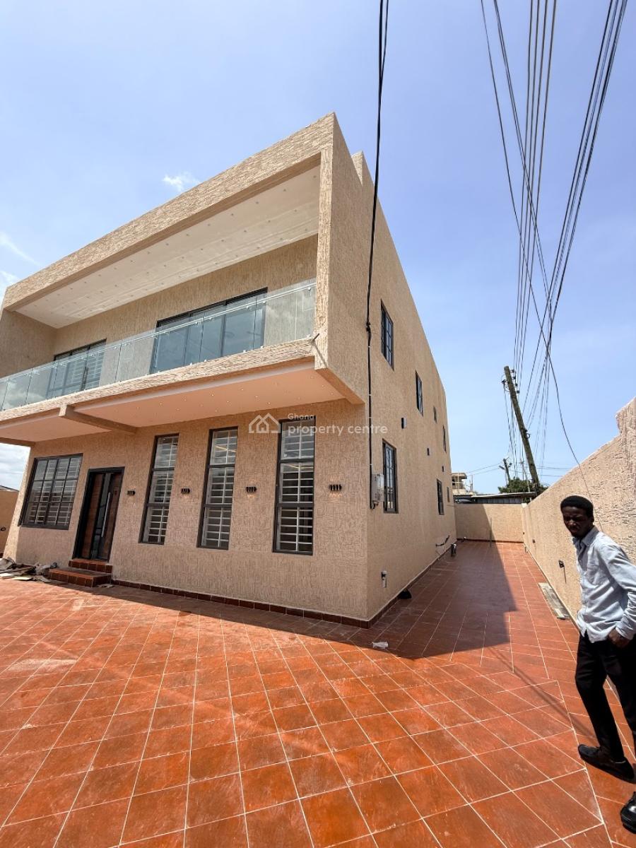 Luxurious 4-bedroom Modern Residence with Staff Quarters -- East Legon, Obojo, East Legon, Accra, Detached Duplex for Sale