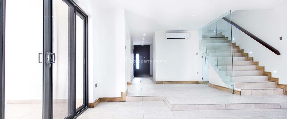 4 Bedroom Townhouse in a Gated Community, North Ridge, Accra, Detached Duplex for Rent