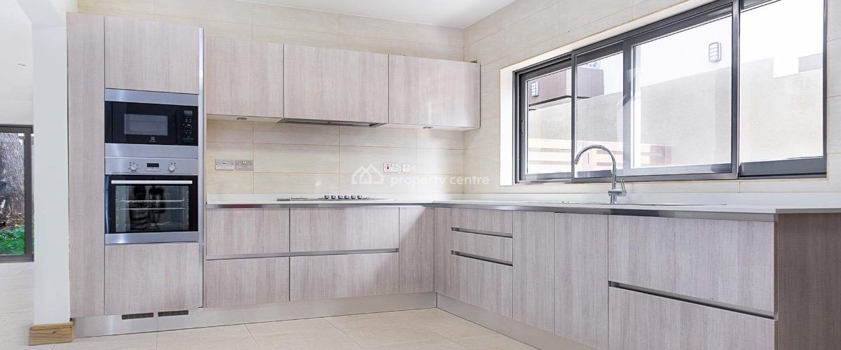 4 Bedroom Townhouse in a Gated Community, North Ridge, Accra, Detached Duplex for Rent