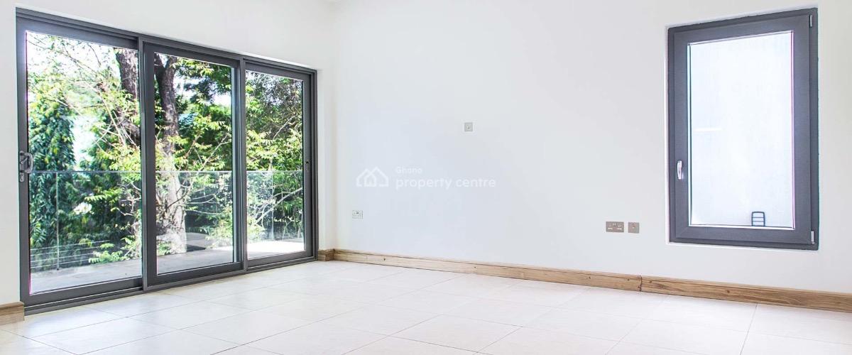 4 Bedroom Townhouse in a Gated Community, North Ridge, Accra, Detached Duplex for Rent