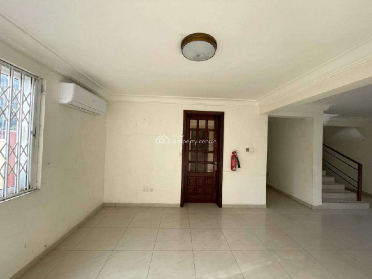 3 Bedroom Duplex with Staff Quarters in a Gated Community with Pool, Cantonments, Accra, Detached Duplex for Rent