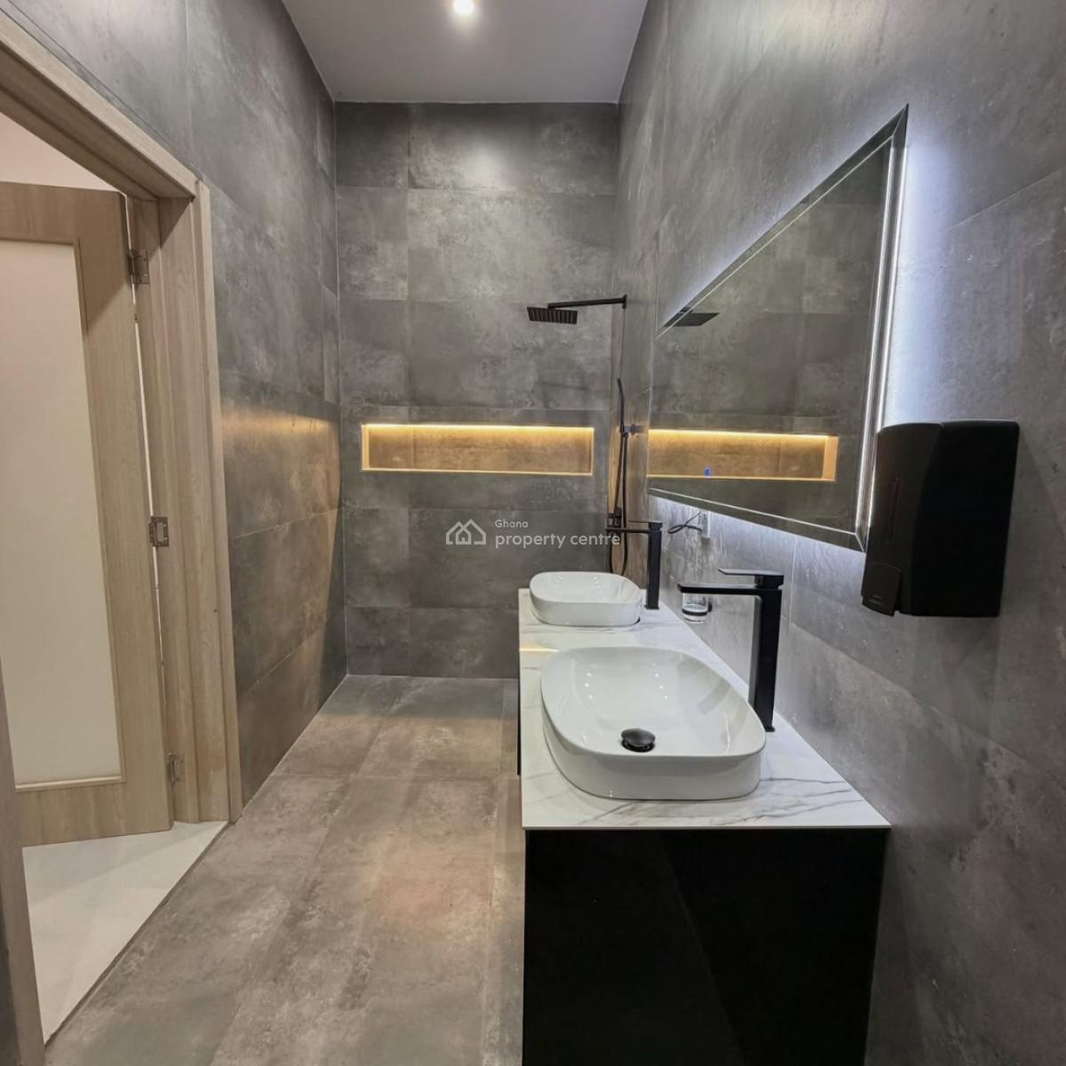 Executive Unfurnished 3 Bedroom, Spintex, Accra, House for Sale