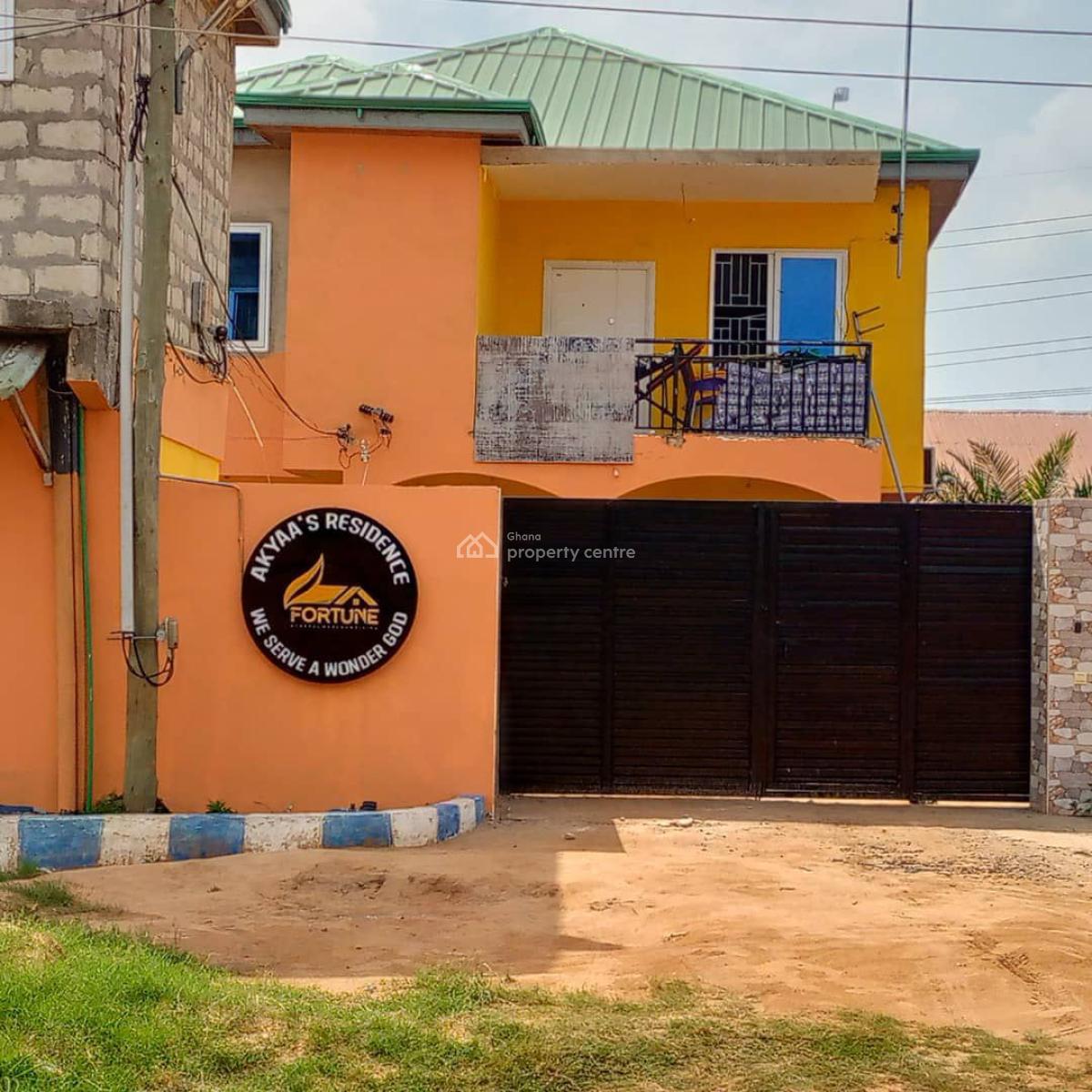Executive 9 Bedrooms, Teshie New Town, Accra, House for Sale