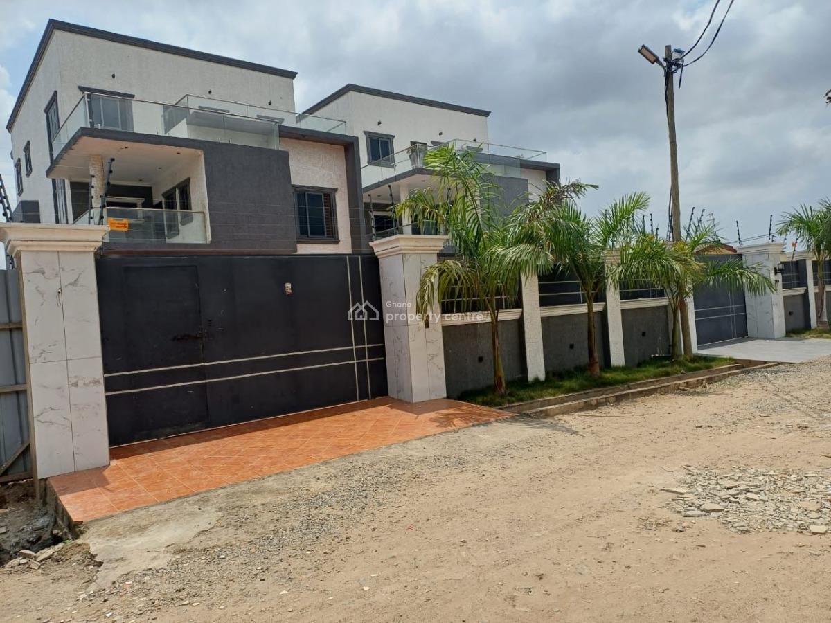Executive5-bedroom Townhome @ Achimota Mile7, Achimota, Accra, Townhouse for Sale