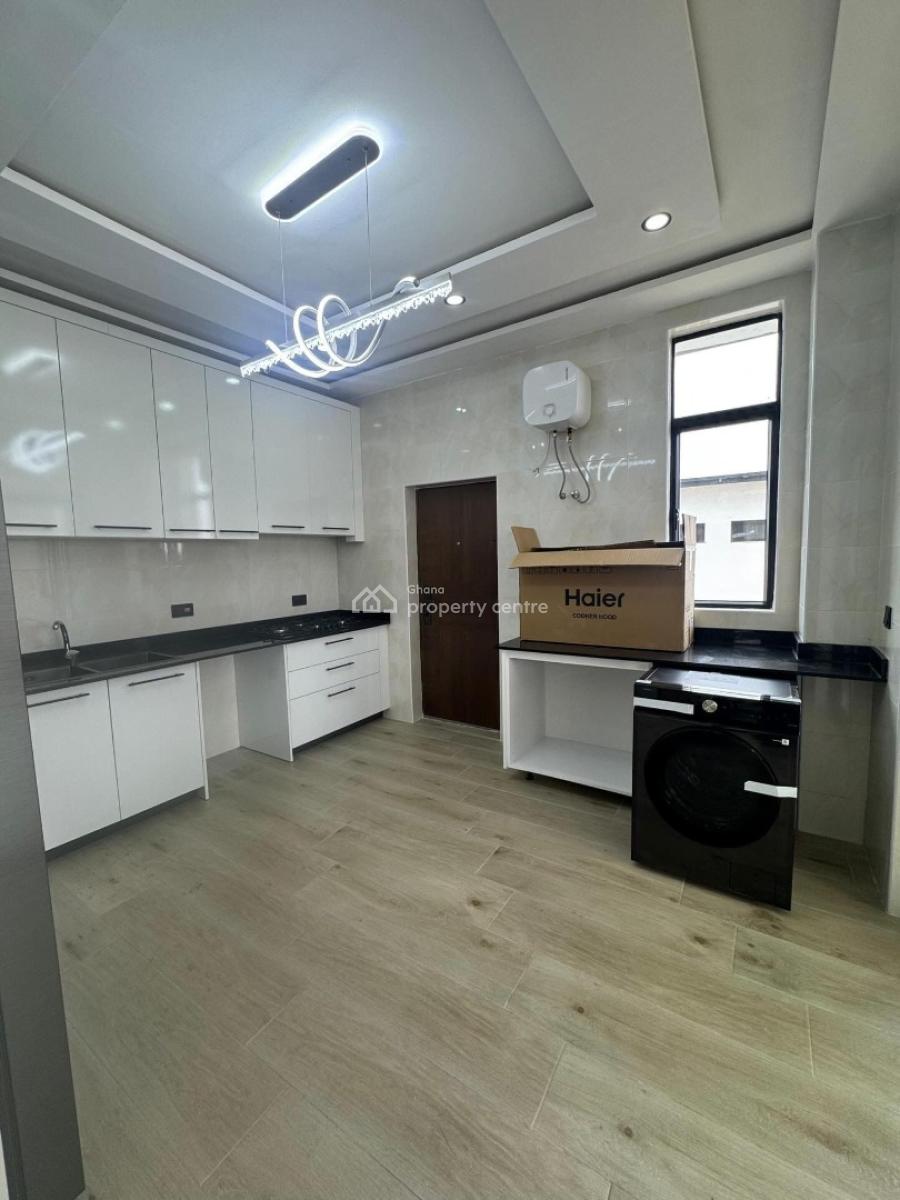 Executive 4-bedroom Townhouse @ Cantonment, Cantonments, Accra, Townhouse for Sale