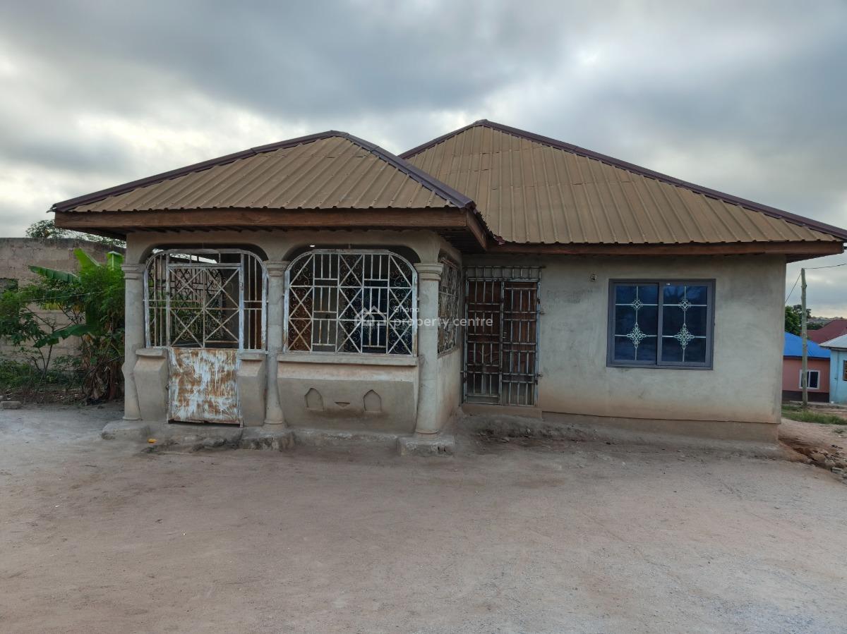 5 Bedrooms, Kenyasi Adwumam., Kumasi Metropolitan, Ashanti, House for Sale