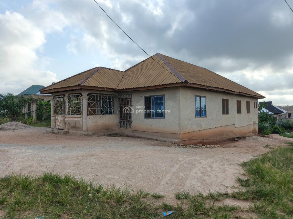 5 Bedrooms, Kenyasi Adwumam., Kumasi Metropolitan, Ashanti, House for Sale