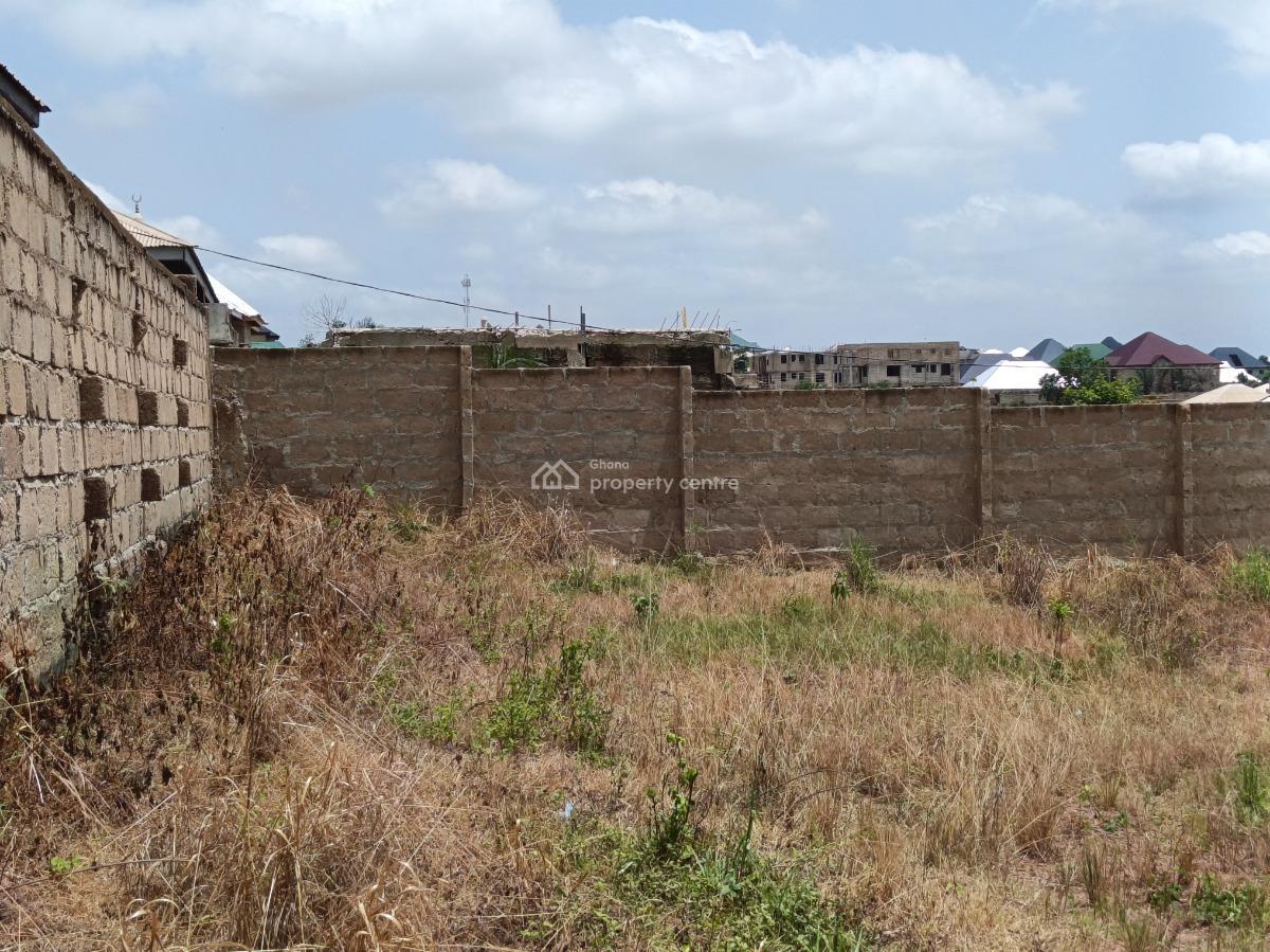 Plot.      ( Fully Fence Walled), Kenyasi Bosore., Kumasi Metropolitan, Ashanti, Residential Land for Sale
