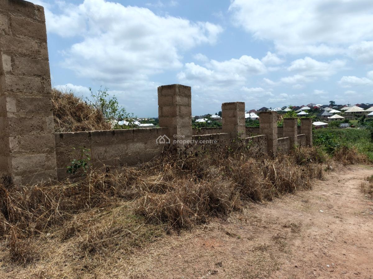 Plot.      ( Fully Fence Walled), Kenyasi Bosore., Kumasi Metropolitan, Ashanti, Residential Land for Sale