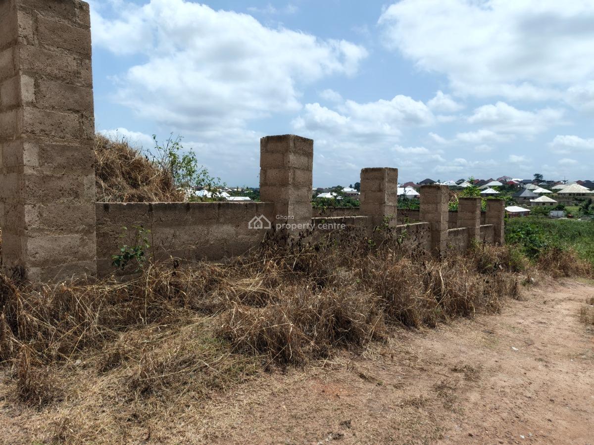 Plot.      ( Fully Fence Walled), Kenyasi Bosore., Kumasi Metropolitan, Ashanti, Residential Land for Sale