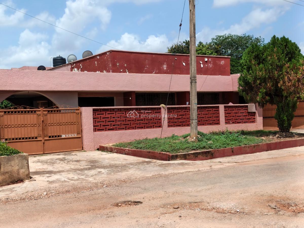5 Bedrooms, Kwadaso Estate, Near Patasi, Near Sofoline, Near Bantama., Kumasi Metropolitan, Ashanti, House for Sale