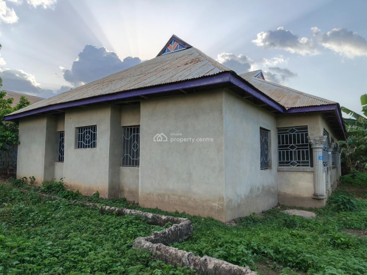 4 Bedrooms House, Krobo, Near Kenyasi Abrem., Kumasi Metropolitan, Ashanti, House for Sale