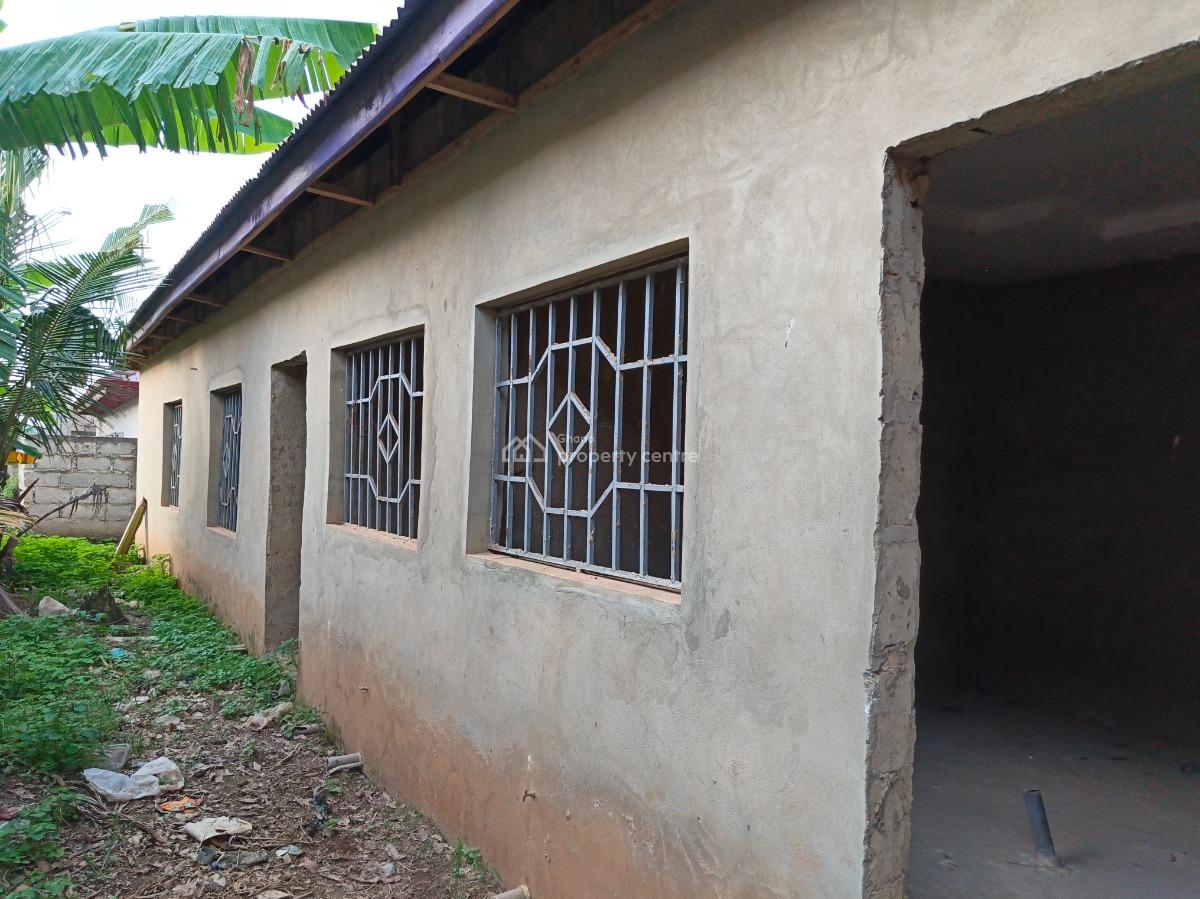 4 Bedrooms House, Krobo, Near Kenyasi Abrem., Kumasi Metropolitan, Ashanti, House for Sale