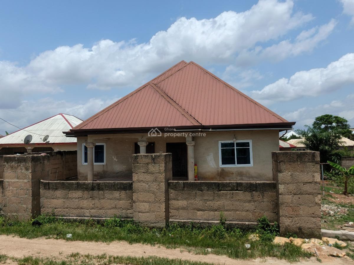 4 Bedrooms.  ( on Full Plot), Heman, Near Kronum Afrancho., Kumasi Metropolitan, Ashanti, House for Sale