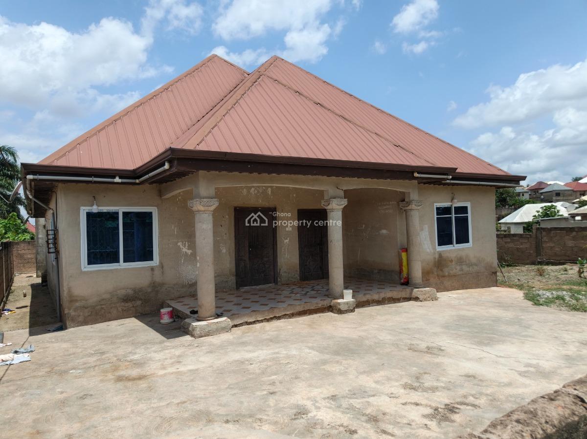 4 Bedrooms.  ( on Full Plot), Heman, Near Kronum Afrancho., Kumasi Metropolitan, Ashanti, House for Sale