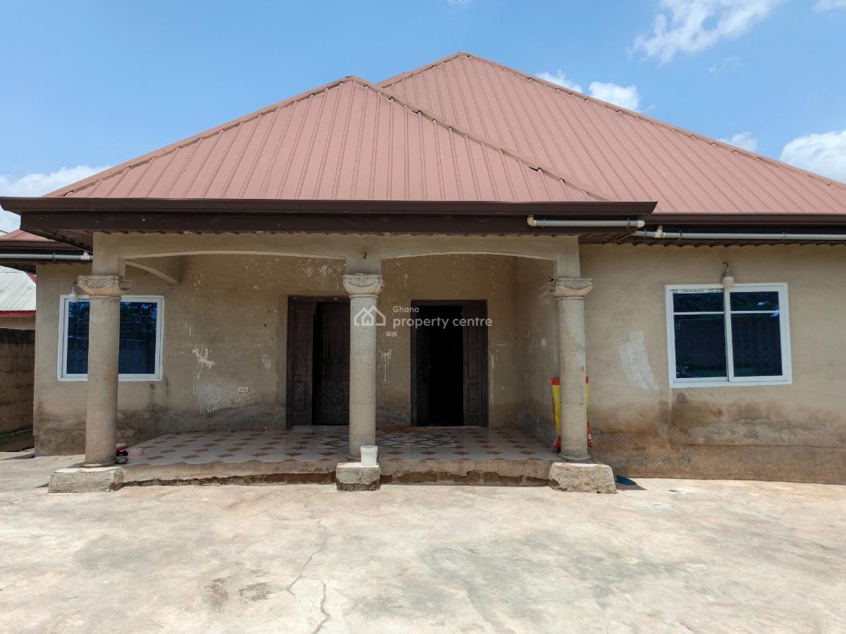 4 Bedrooms.  ( on Full Plot), Heman, Near Kronum Afrancho., Kumasi Metropolitan, Ashanti, House for Sale