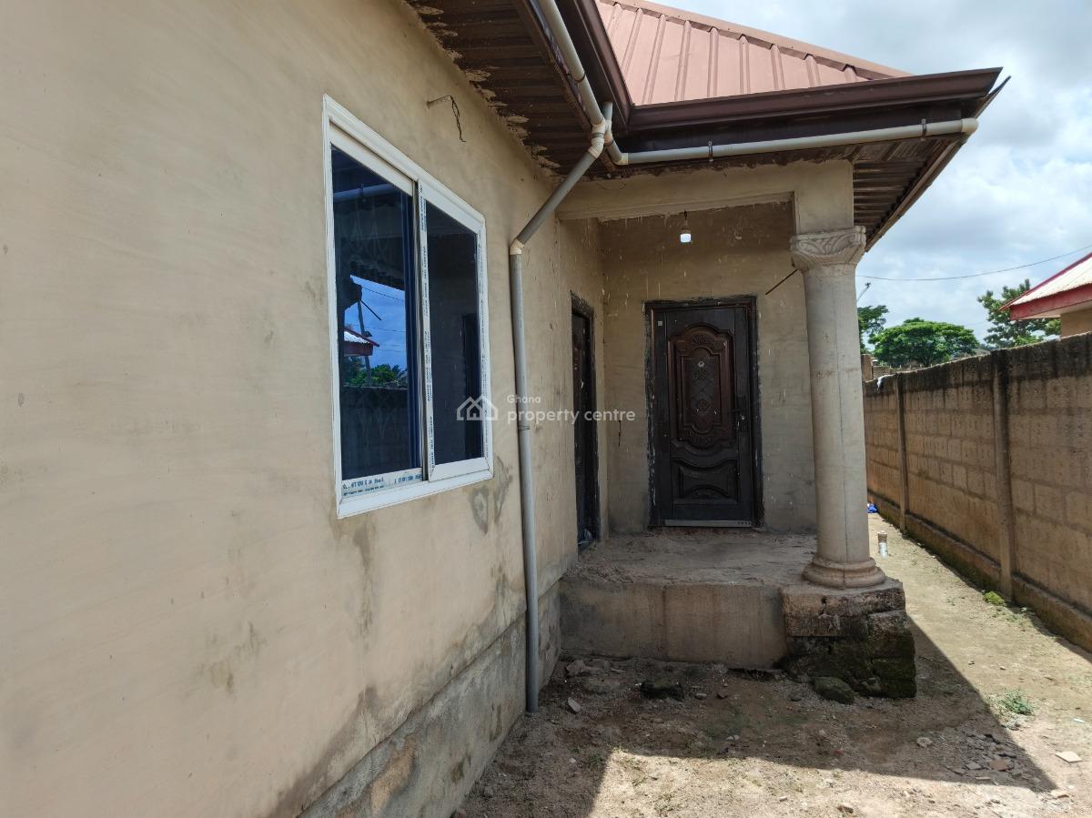 4 Bedrooms.  ( on Full Plot), Heman, Near Kronum Afrancho., Kumasi Metropolitan, Ashanti, House for Sale
