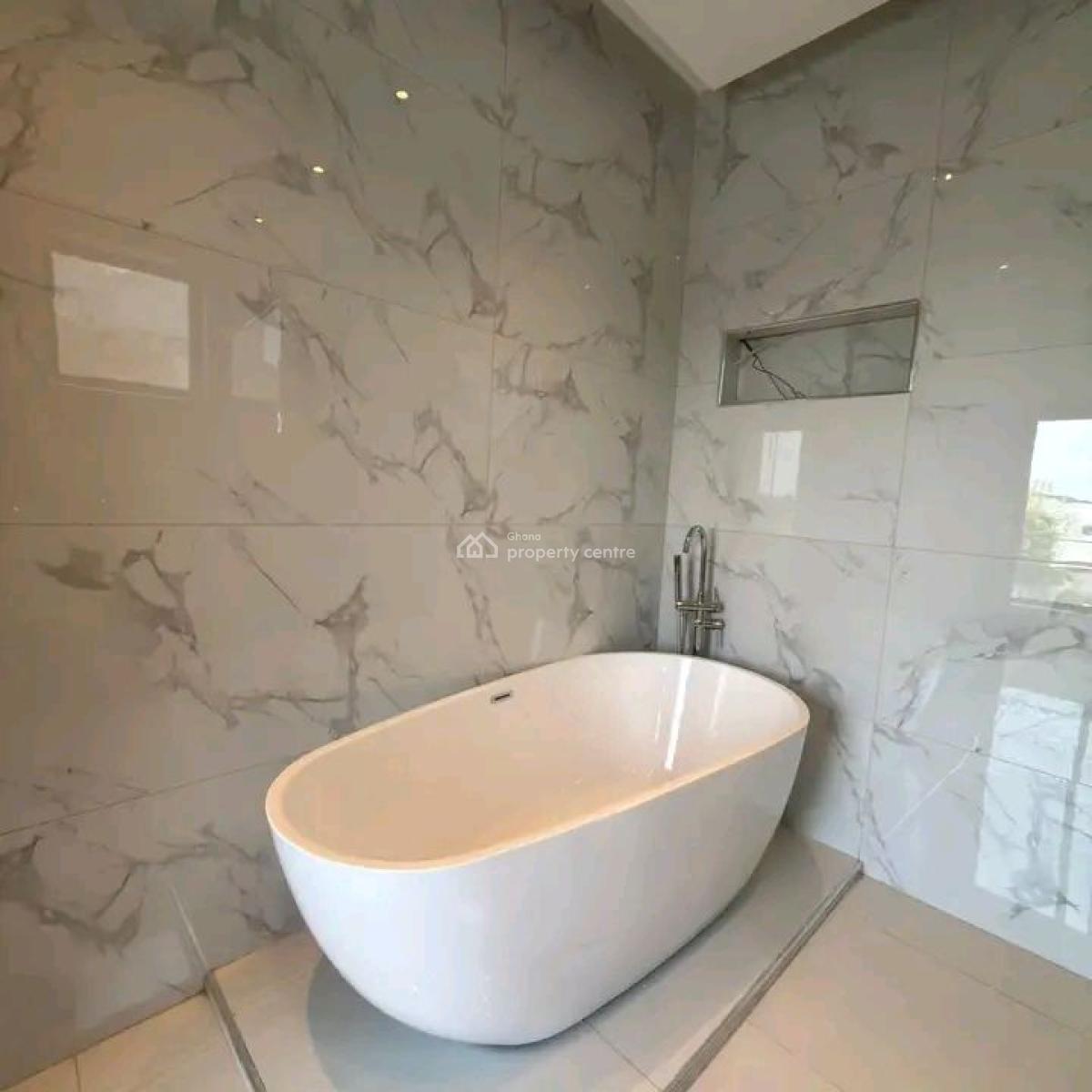 Modern 4-bed Townhome +bq @ Nmai-dzor, Nmai-dzorn, Ashaley Botwe, Adenta Municipal, Accra, Townhouse for Sale