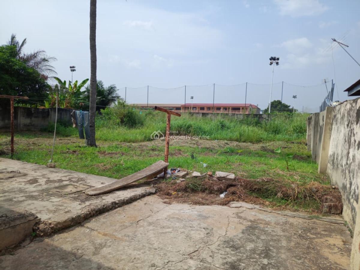 Executive Titled Property on 1 & Half Plot, Abelemkpe, Accra, Land for Sale