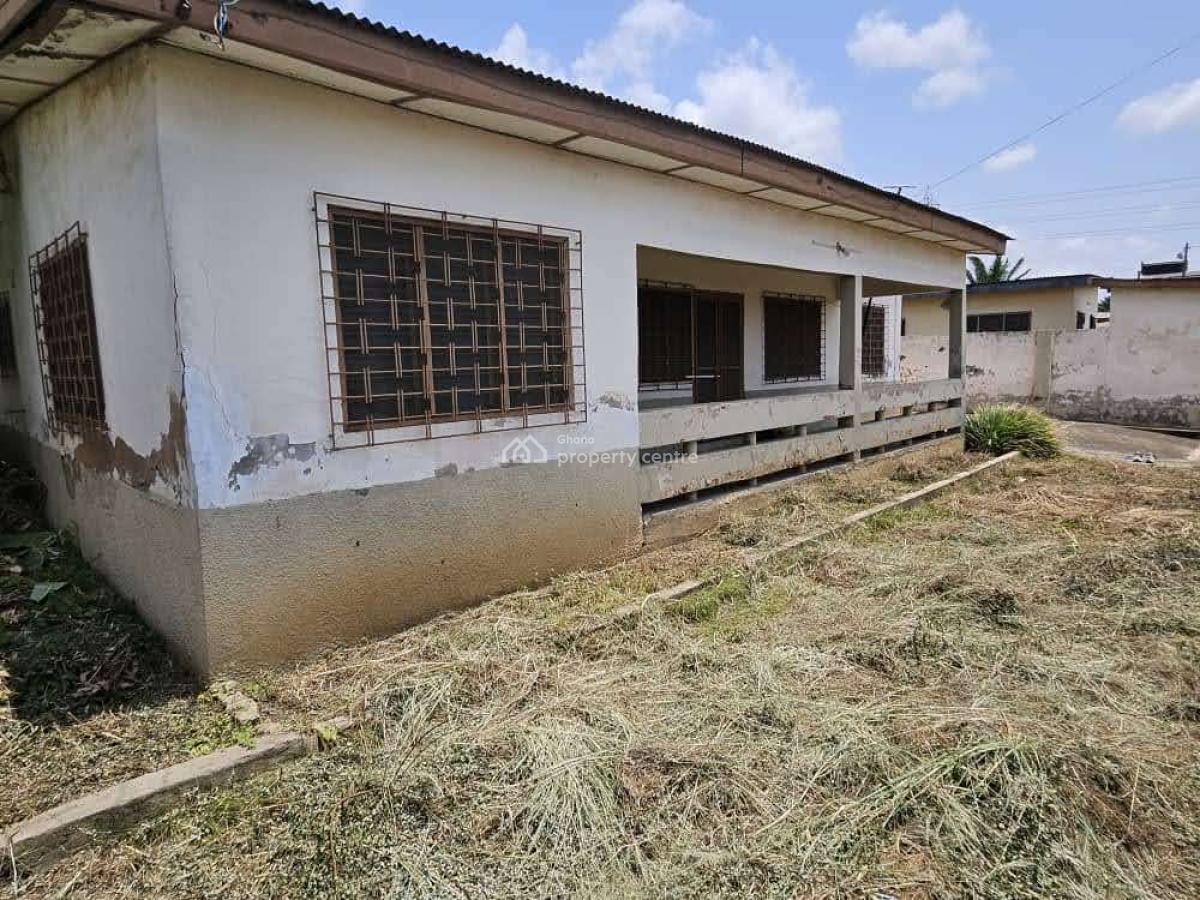 Executive Titled Property on 1 & Half Plot, Abelemkpe, Accra, Land for Sale