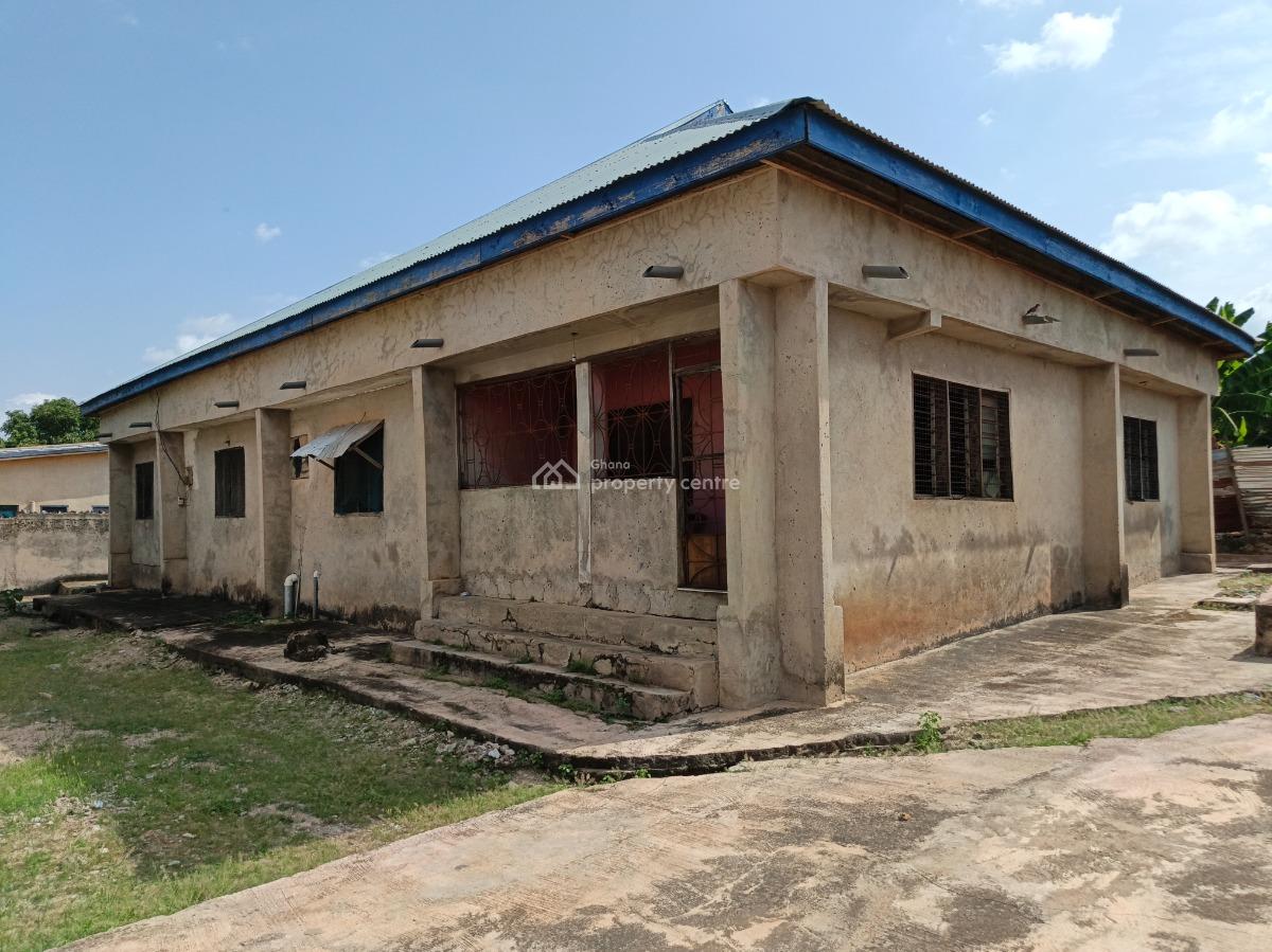 5 Bedrooms.    ( Abrem New Town), Kenyasi Abrem New Town., Kumasi Metropolitan, Ashanti, House for Sale