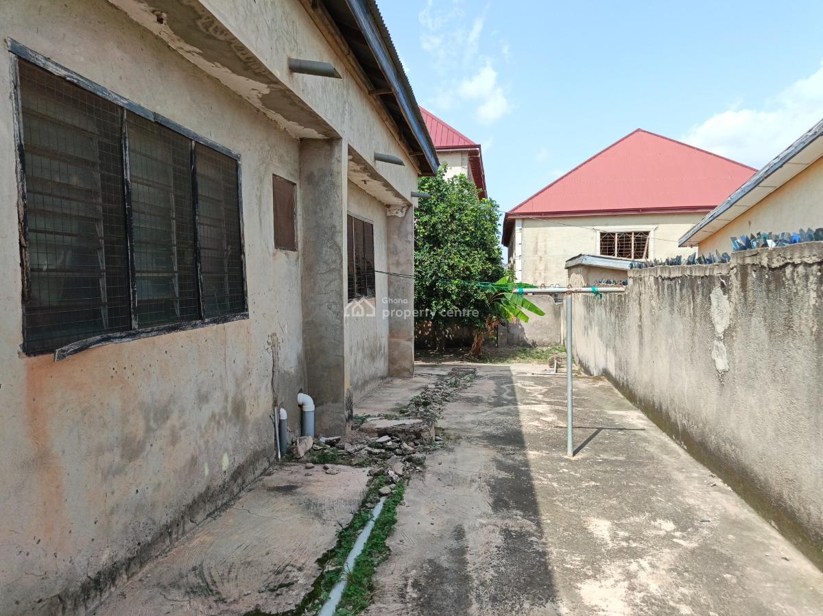 5 Bedrooms.    ( Abrem New Town), Kenyasi Abrem New Town., Kumasi Metropolitan, Ashanti, House for Sale