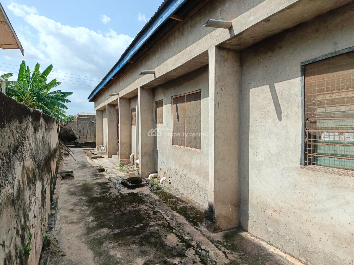 5 Bedrooms.    ( Abrem New Town), Kenyasi Abrem New Town., Kumasi Metropolitan, Ashanti, House for Sale