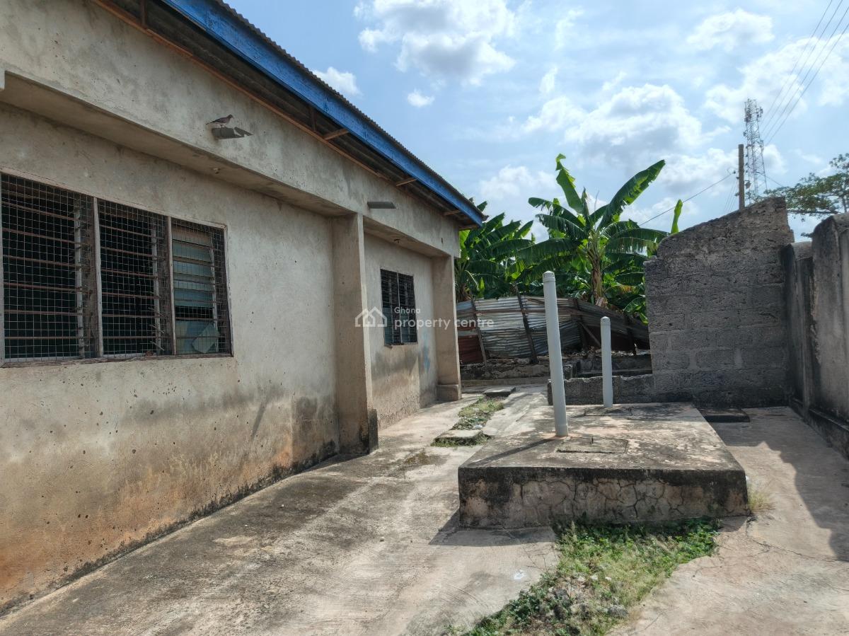 5 Bedrooms.    ( Abrem New Town), Kenyasi Abrem New Town., Kumasi Metropolitan, Ashanti, House for Sale