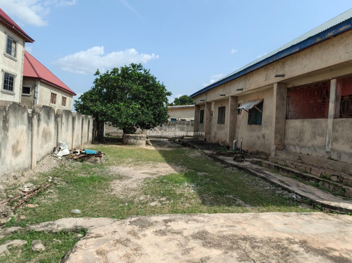 5 Bedrooms.    ( Abrem New Town), Kenyasi Abrem New Town., Kumasi Metropolitan, Ashanti, House for Sale